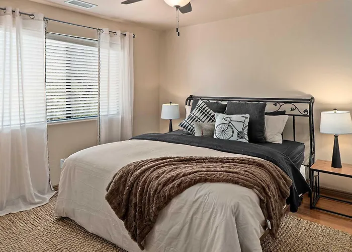 Unplug In The Red Rocks Pool Table Walk To Trails Holiday home Sedona